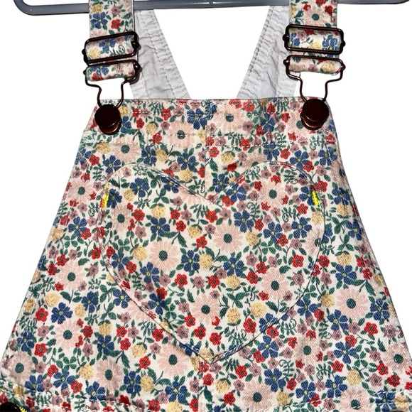 Boden Heart Pocket Short Dungarees - Picture 5 of 10